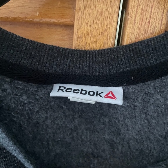 Reebok Women’s Black Graphic Athletic Crewneck Sweater Sz M - Picture 4 of 5